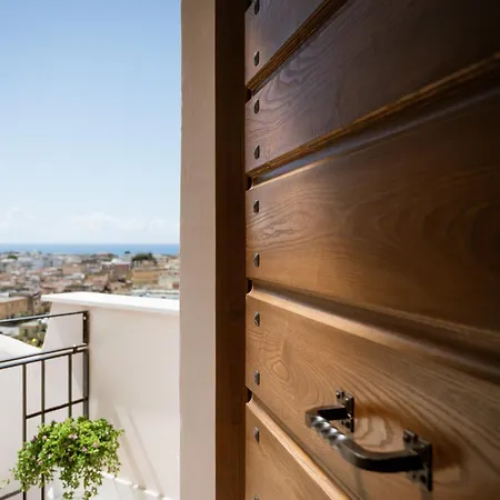 Vicolo Effe بيت ضيافة 4*