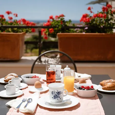 Vicolo Effe بيت ضيافة تيراتشينا