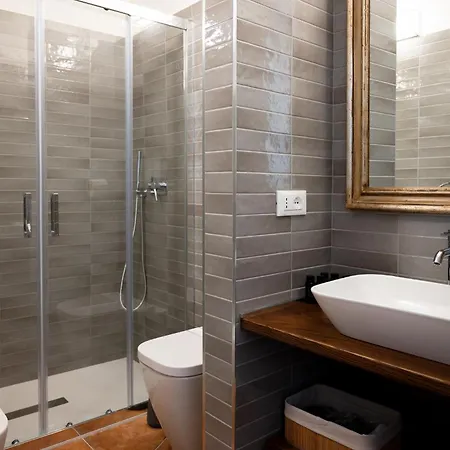 بيت ضيافة Vicolo Effe تيراتشينا