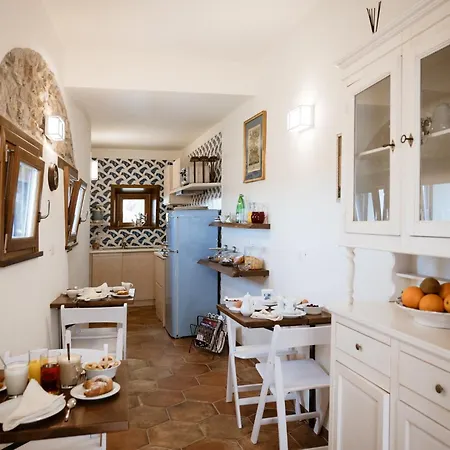 Vicolo Effe בית הארחה טרצ'ינה