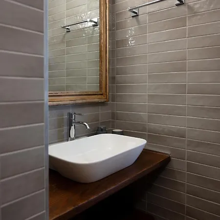 Vicolo Effe 4* טרצ'ינה