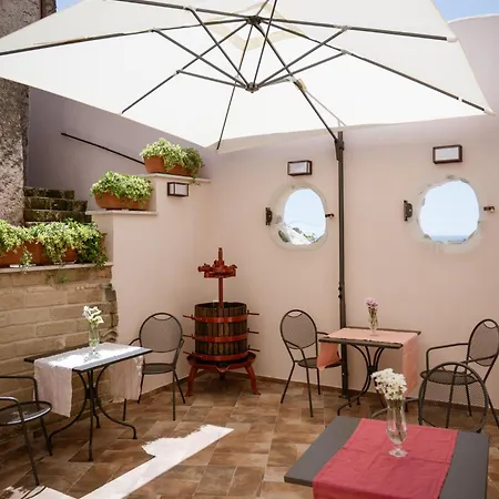 Vicolo Effe 4* טרצ'ינה