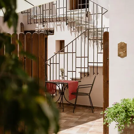 Vicolo Effe בית הארחה 4*