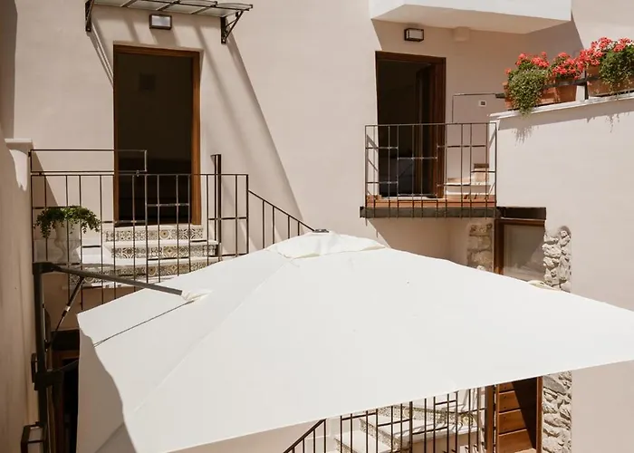 Vicolo Effe 4* Terracina